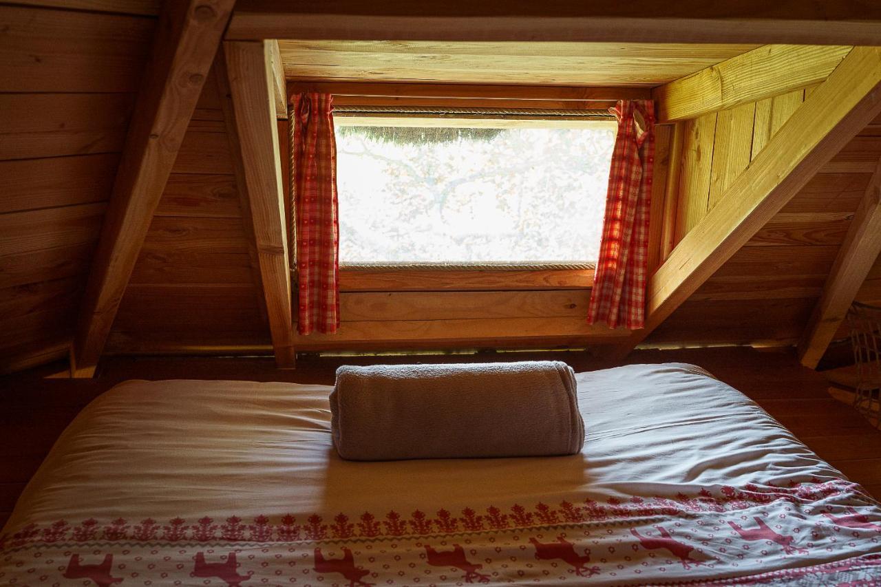 Cabane Perchee Dans Les Arbres Saint-Hilaire-en-Morvan Eksteriør billede