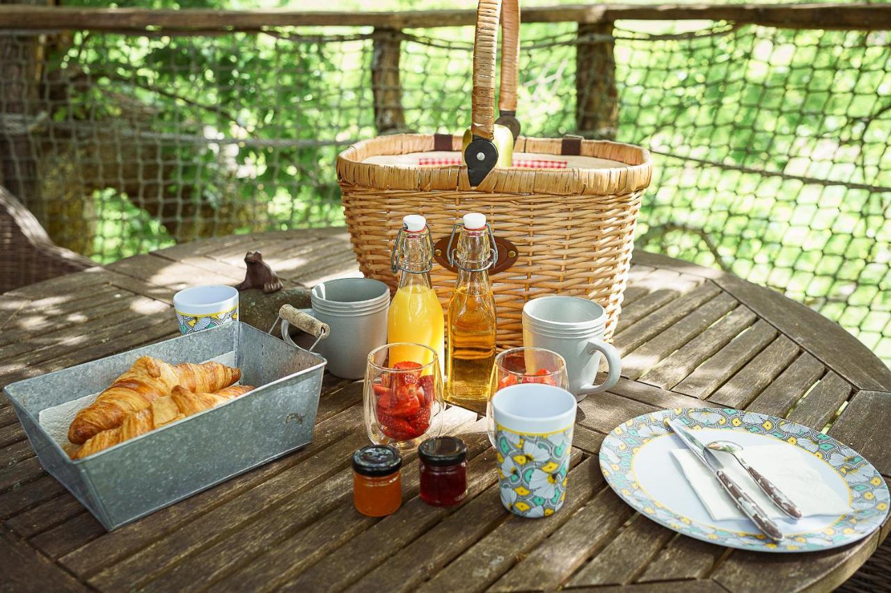 Cabane Perchee Dans Les Arbres Saint-Hilaire-en-Morvan Eksteriør billede