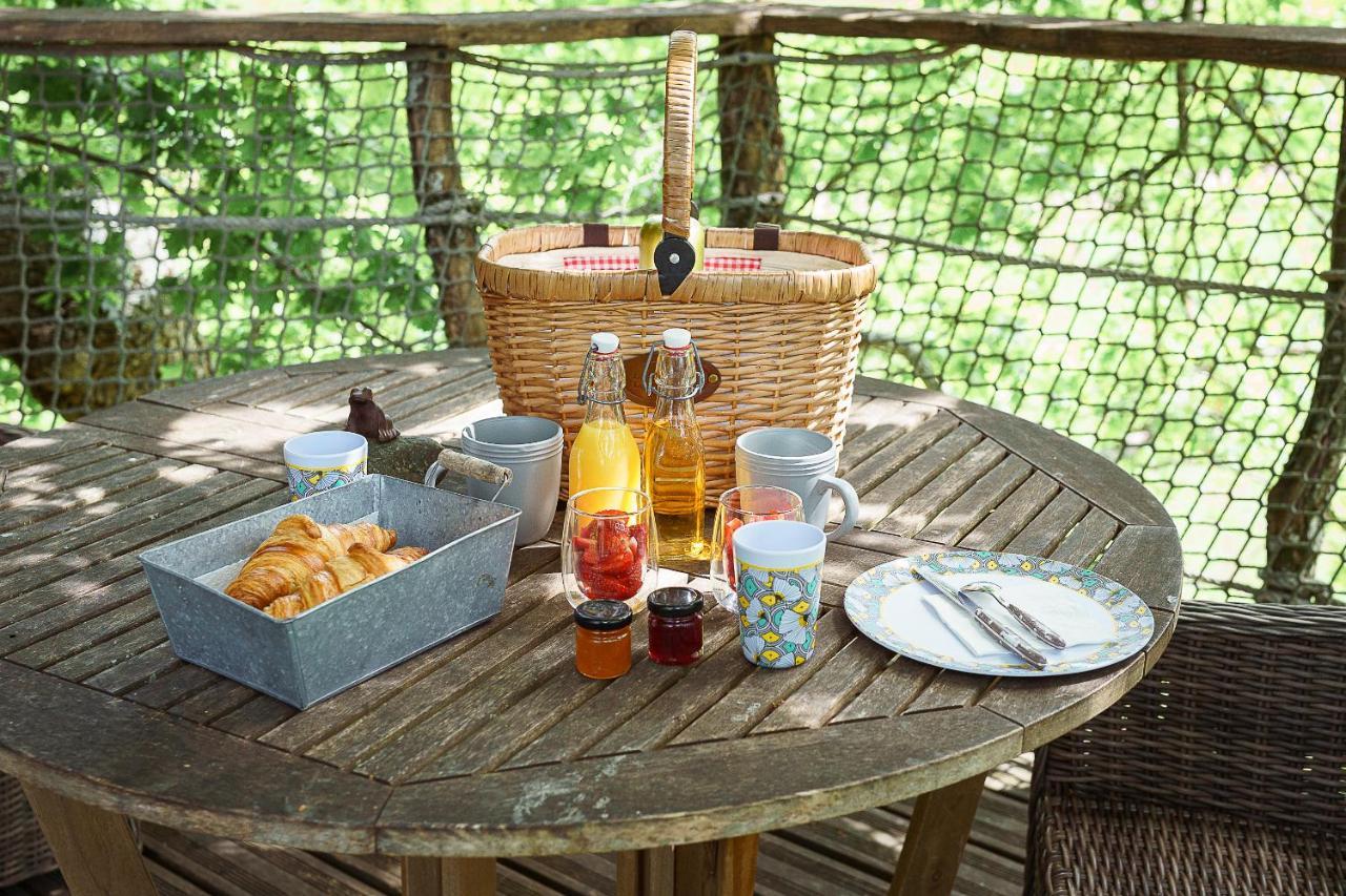 Cabane Perchee Dans Les Arbres Saint-Hilaire-en-Morvan Eksteriør billede