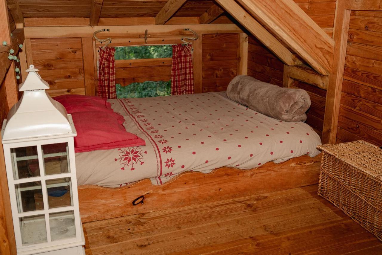 Cabane Perchee Dans Les Arbres Saint-Hilaire-en-Morvan Eksteriør billede