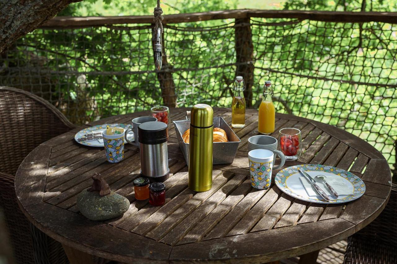 Cabane Perchee Dans Les Arbres Saint-Hilaire-en-Morvan Eksteriør billede