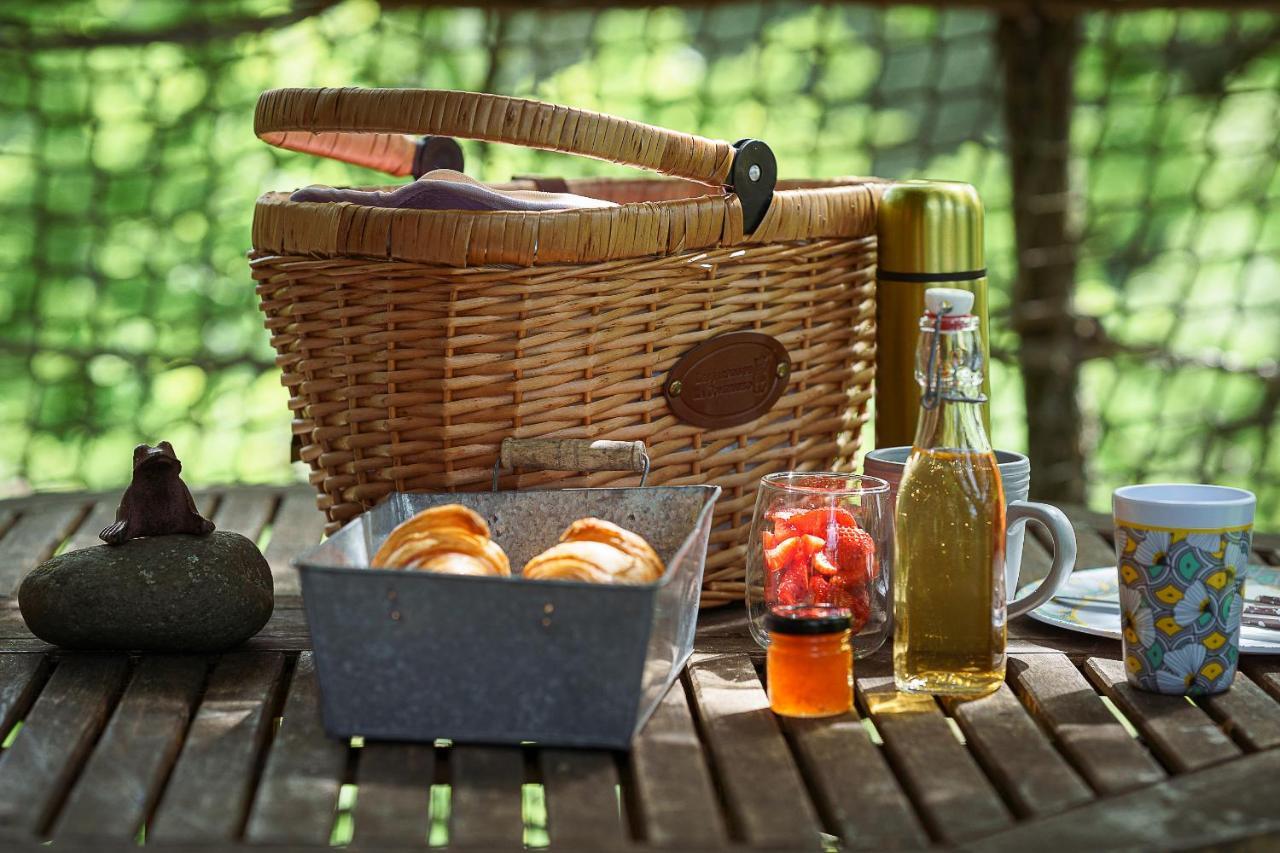 Cabane Perchee Dans Les Arbres Saint-Hilaire-en-Morvan Eksteriør billede